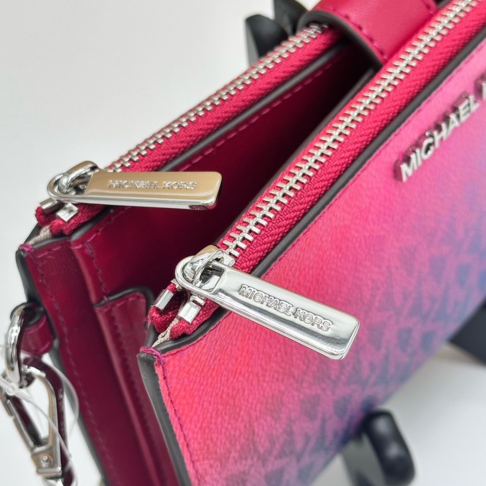 MICHAEL KORS
Jet Set Large Ombré Logo Wristlet Dark Raspberry color - Picture 3 of 15